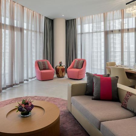 Hilton Dubai Creek Hotel & Residences Exterior photo
