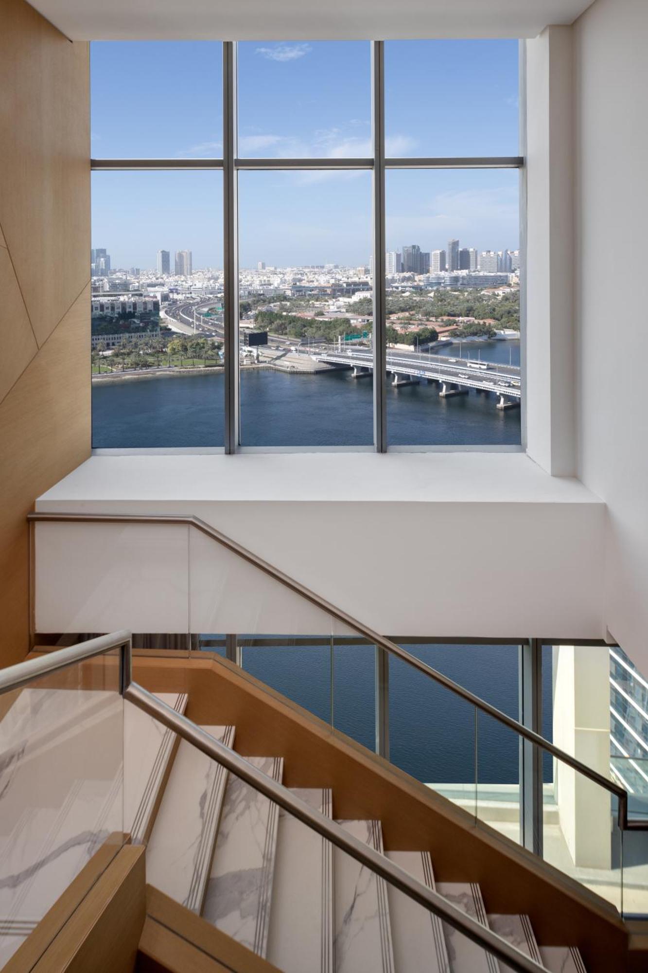 Hilton Dubai Creek Hotel & Residences Exterior photo