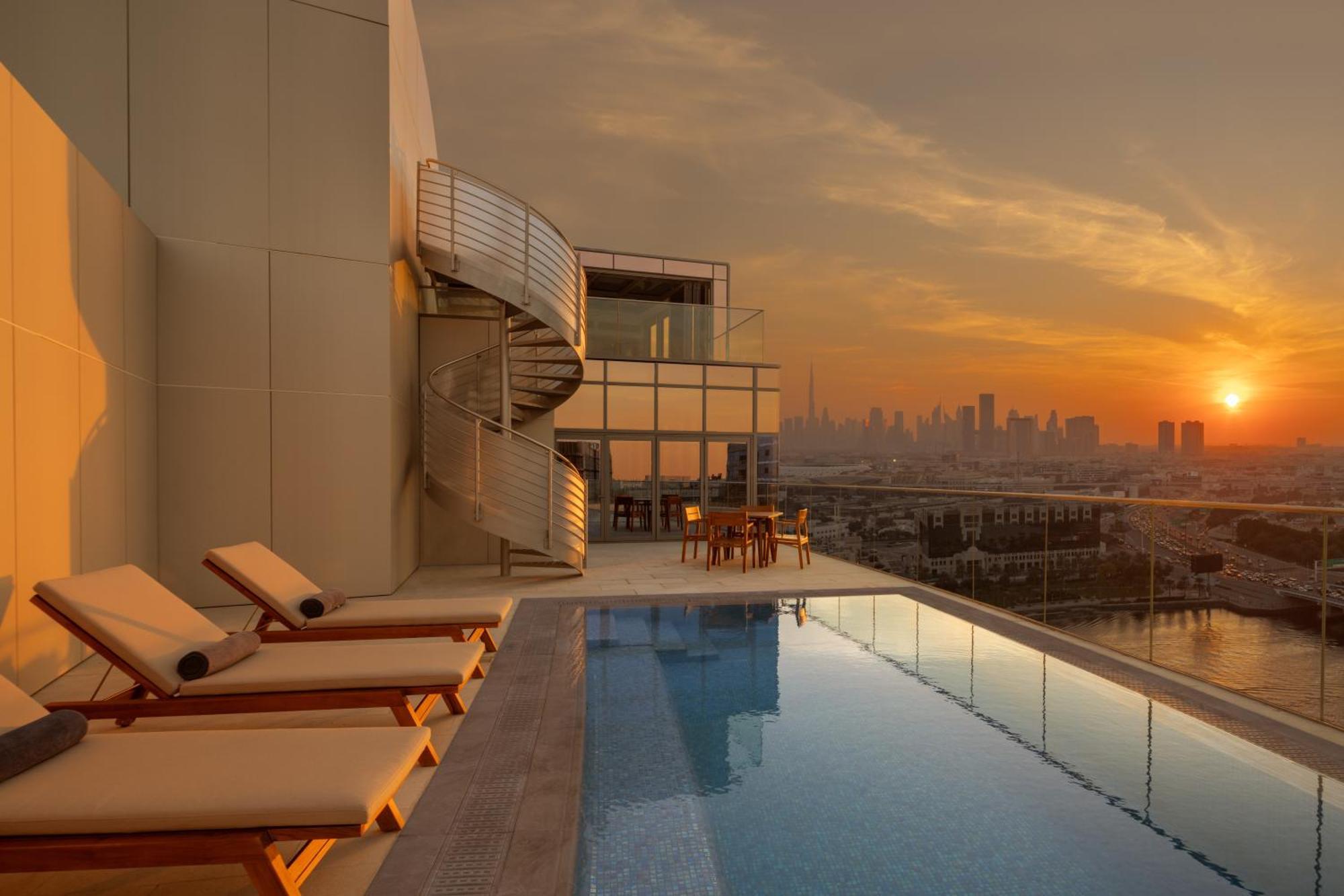 Hilton Dubai Creek Hotel & Residences Exterior photo