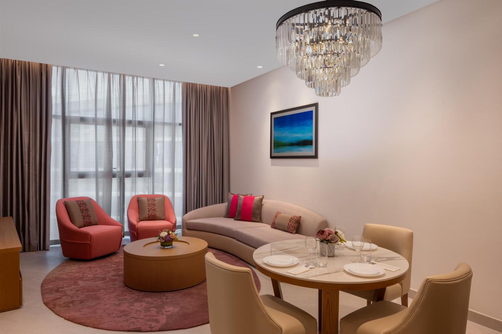 Hilton Dubai Creek Hotel & Residences Exterior photo
