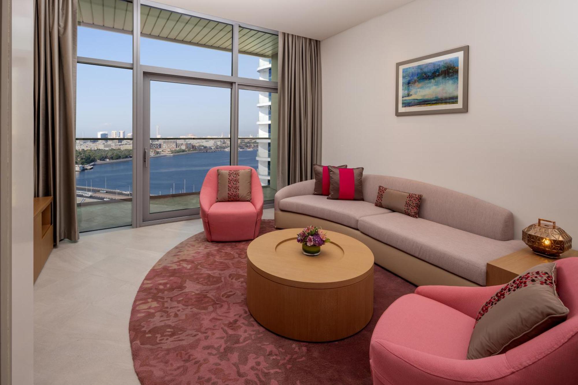 Hilton Dubai Creek Hotel & Residences Exterior photo