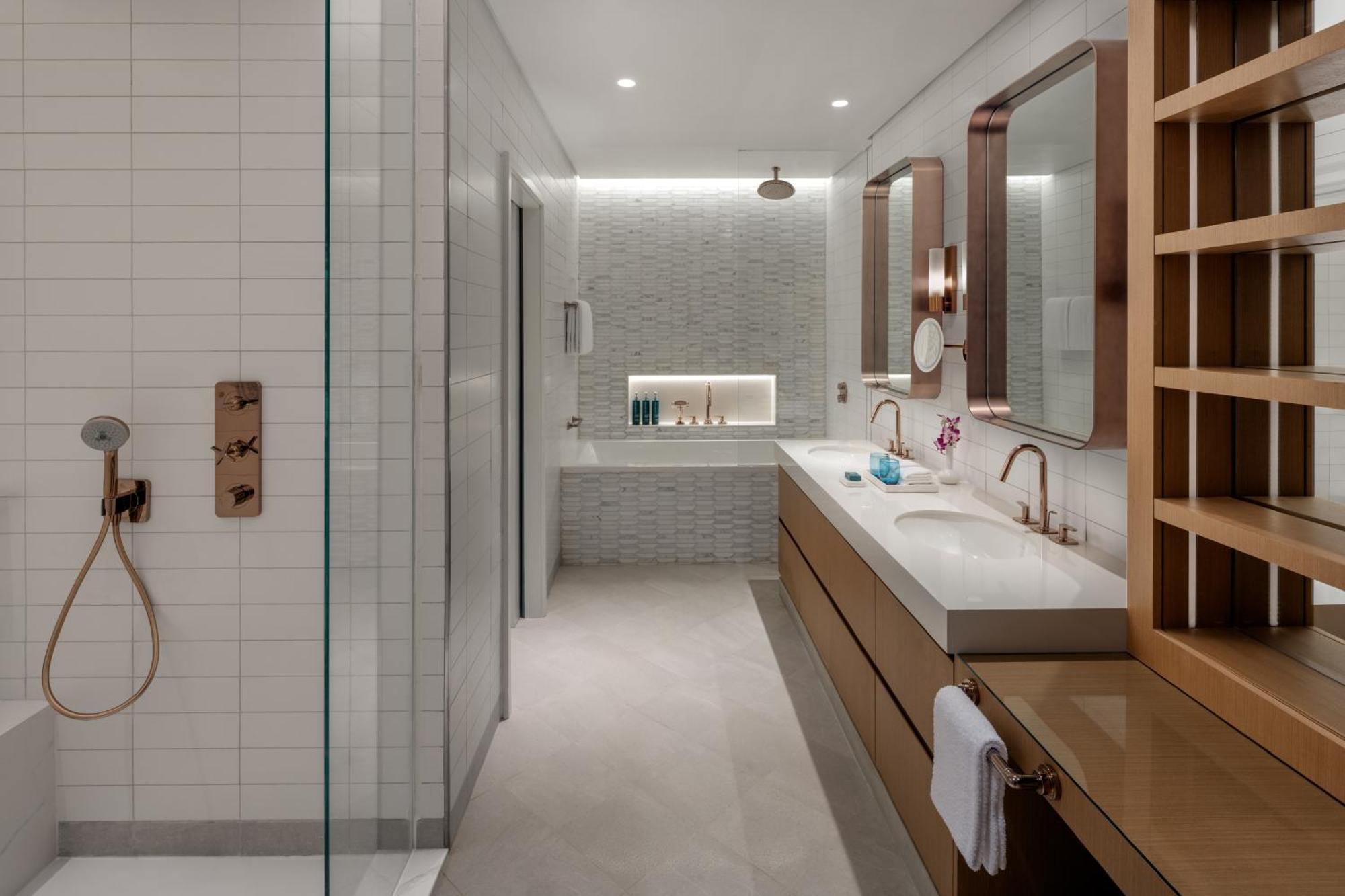 Hilton Dubai Creek Hotel & Residences Exterior photo