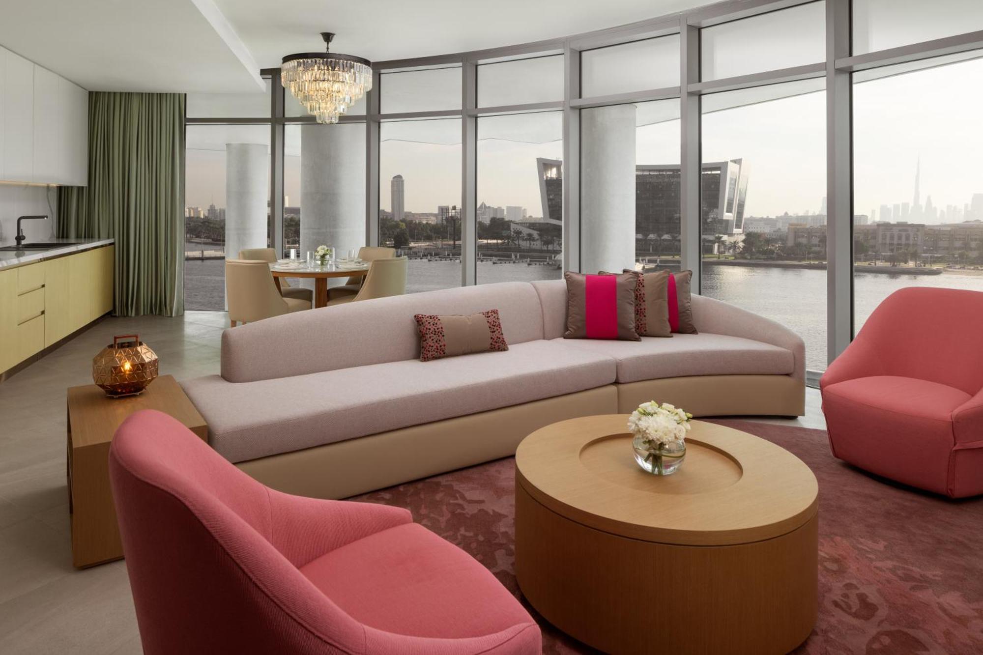 Hilton Dubai Creek Hotel & Residences Exterior photo